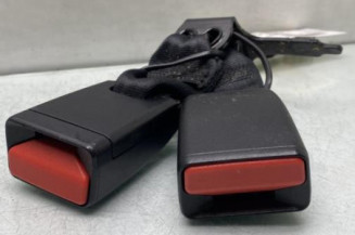 Attache ceinture arriere droit RENAULT CLIO 4 Photo n°1