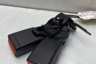 Attache ceinture arriere droit RENAULT CLIO 4