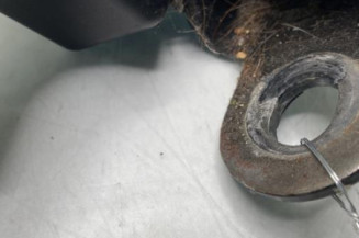 Attache ceinture arriere droit RENAULT CLIO 3