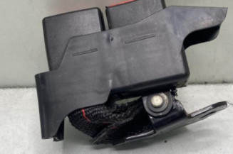 Attache ceinture arriere droit RENAULT CLIO 3