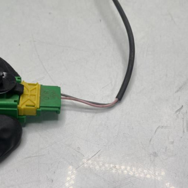 Attache ceinture avant gauche DACIA DUSTER 1 Photo n°2