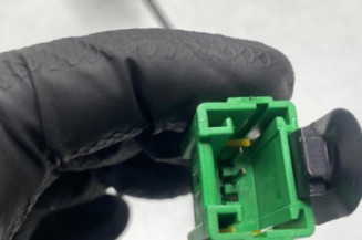 Attache ceinture avant gauche DACIA DUSTER 1