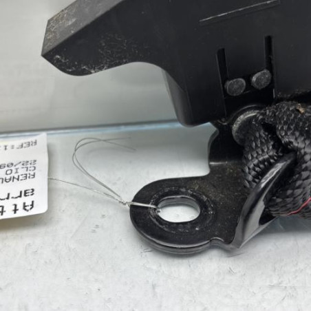Attache ceinture arriere droit RENAULT CLIO 3