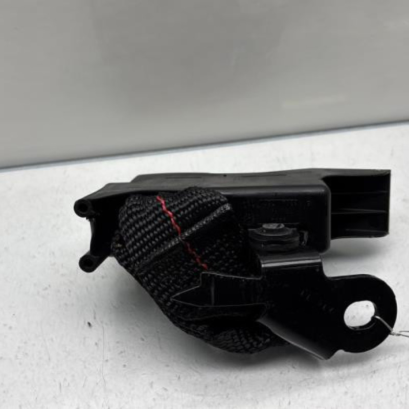 Attache ceinture arriere droit RENAULT CLIO 3 Photo n°4