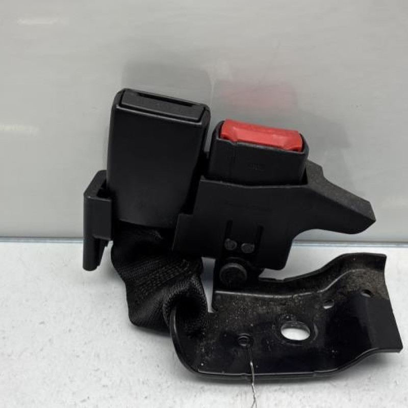 Attache ceinture arriere gauche RENAULT CLIO 3 Photo n°1