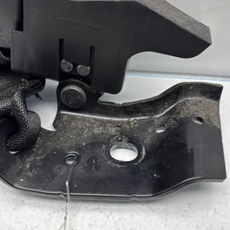 Attache ceinture arriere gauche RENAULT CLIO 3 Photo n°2