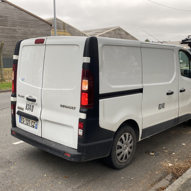 RENAULT TRAFIC 3 COURT PHASE 1 1.6 DCI - 16V TURBO Photo n°3