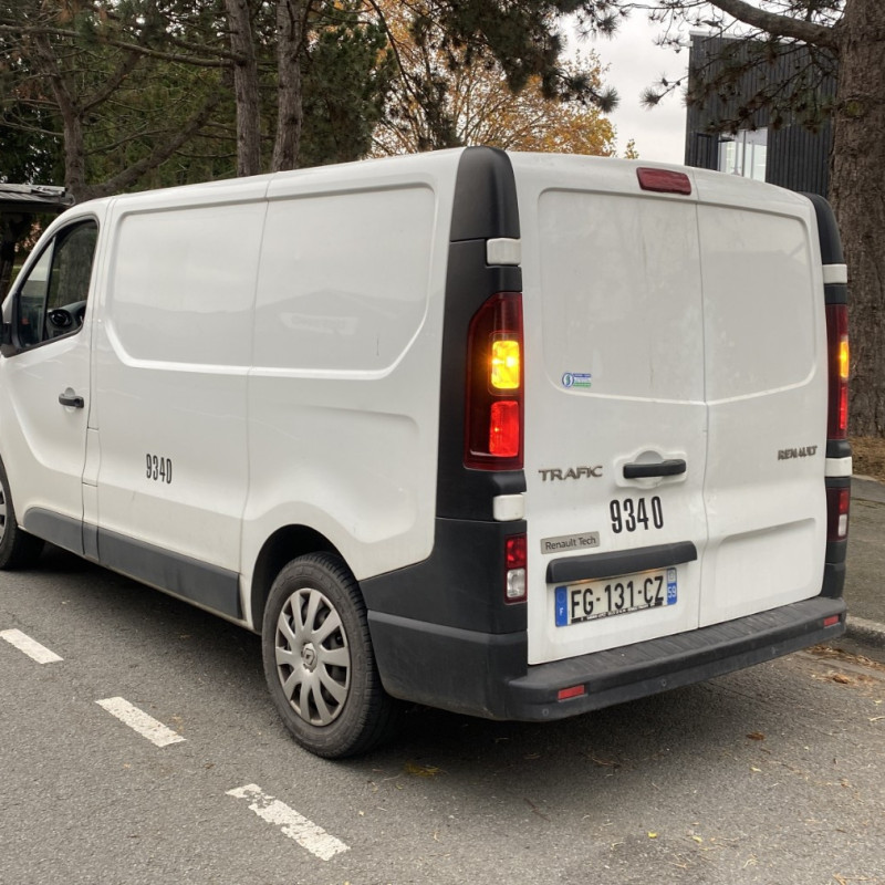 RENAULT TRAFIC 3 COURT PHASE 1 1.6 DCI - 16V TURBO Photo n°4