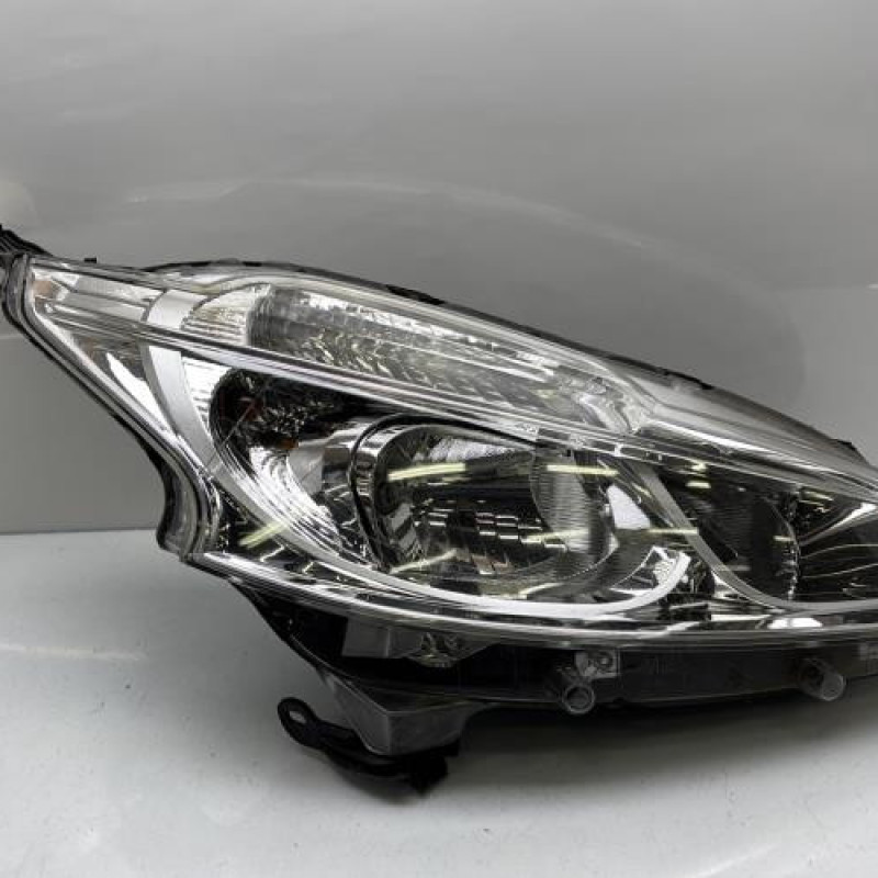 Optique avant principal droit (feux)(phare) PEUGEOT 208 1 Photo n°1