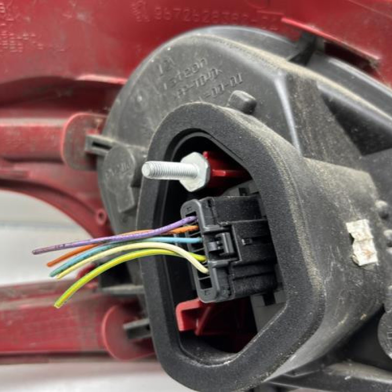 Feu arriere principal droit (feux) PEUGEOT 208 1 Photo n°5