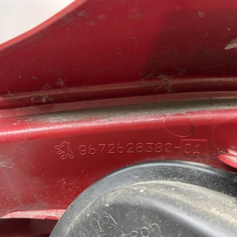 Feu arriere principal droit (feux) PEUGEOT 208 1 Photo n°6