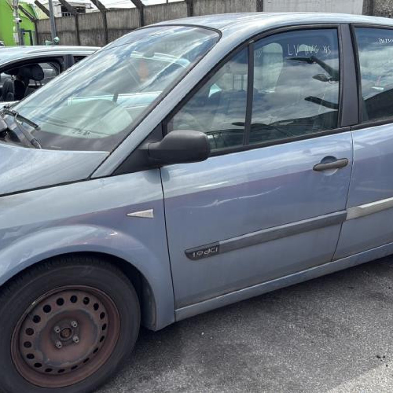 Feu arriere principal droit (feux) RENAULT SCENIC 2 Photo n°9