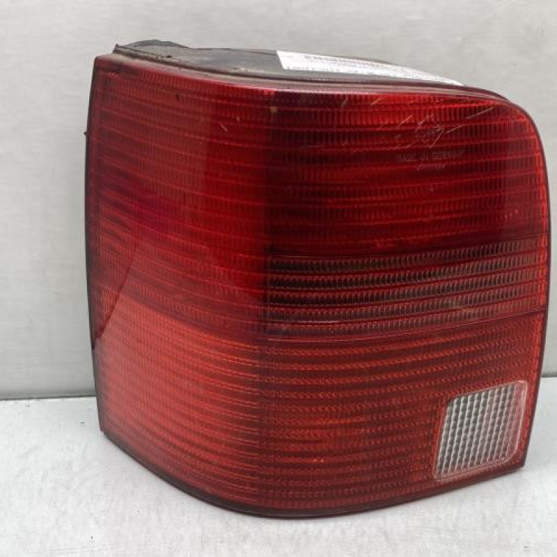 Feu arriere principal gauche (feux) VOLKSWAGEN PASSAT 4 Photo n°1