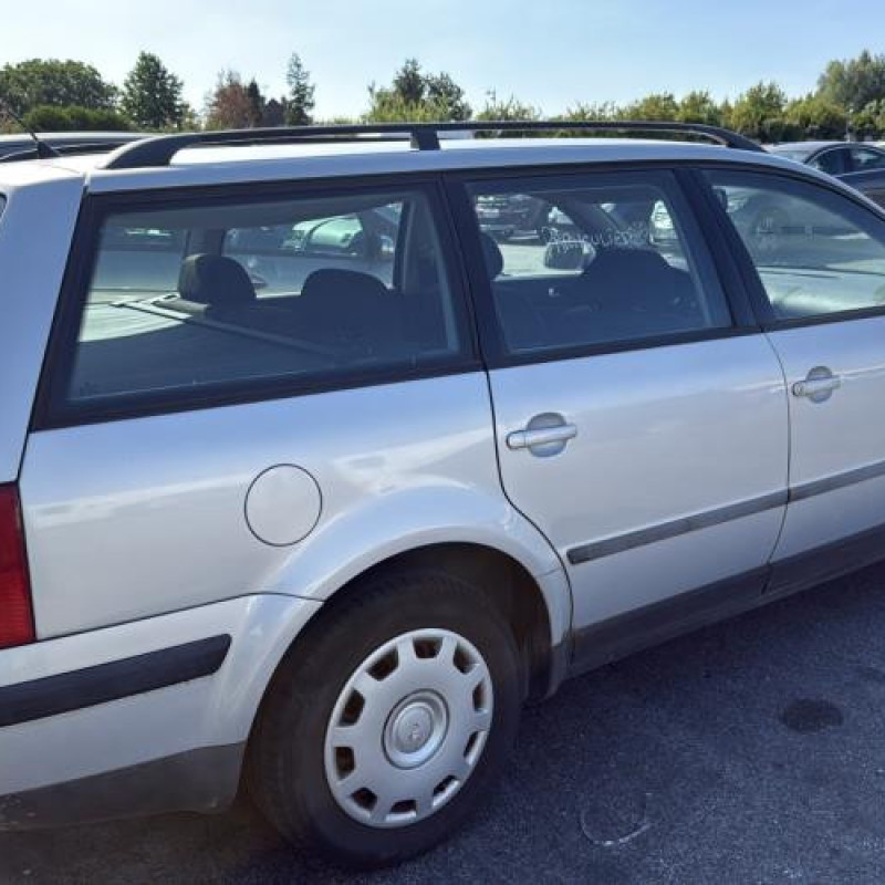 Feu arriere principal gauche (feux) VOLKSWAGEN PASSAT 4 Photo n°6