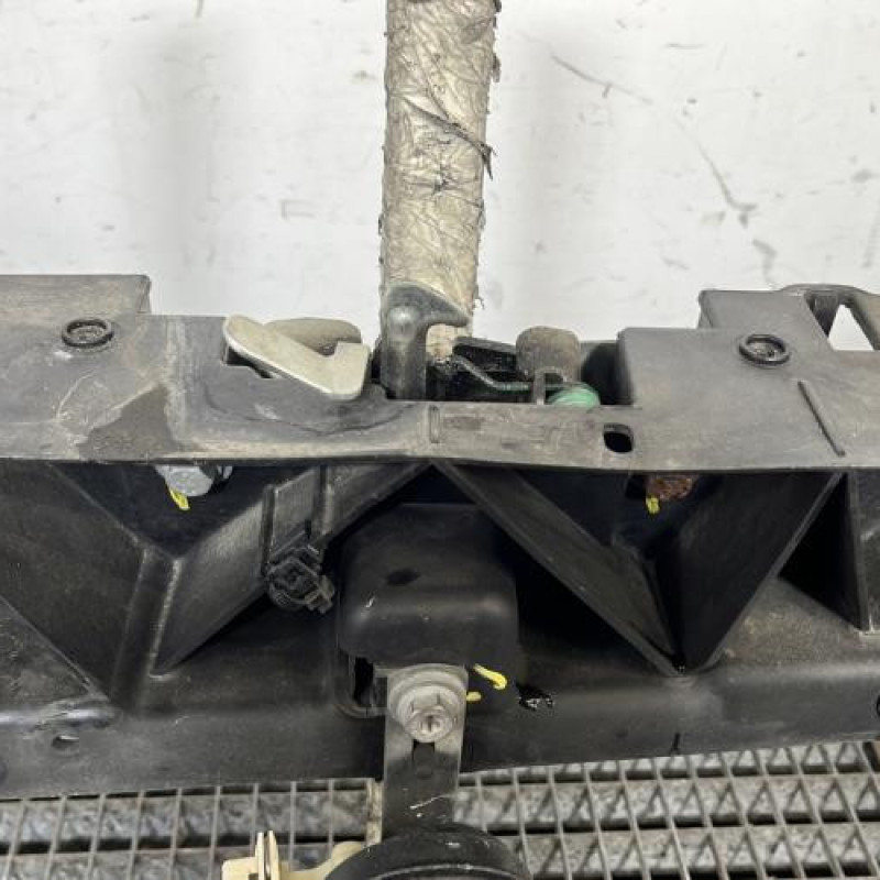 Face avant RENAULT CLIO 3 Photo n°4