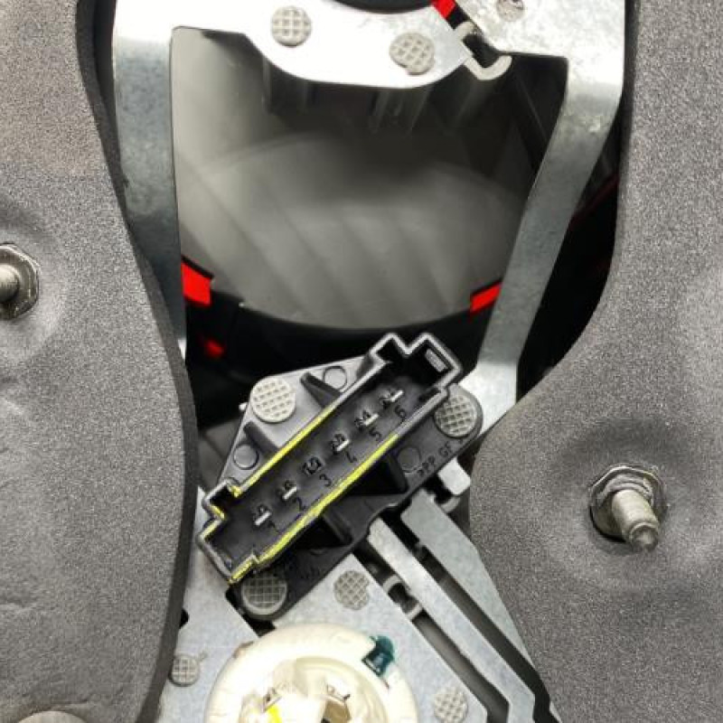 Feu arriere principal gauche (feux) MERCEDES CLASSE R 251 Photo n°3