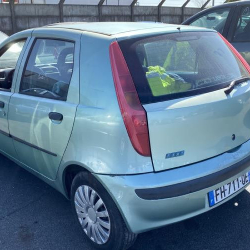 Feu arriere principal gauche (feux) FIAT PUNTO 2 Photo n°7