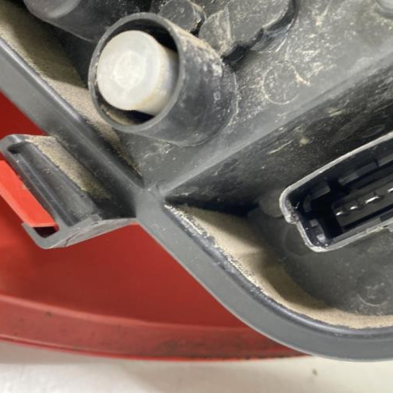 Feu arriere principal droit (feux) RENAULT CLIO 3 Photo n°4