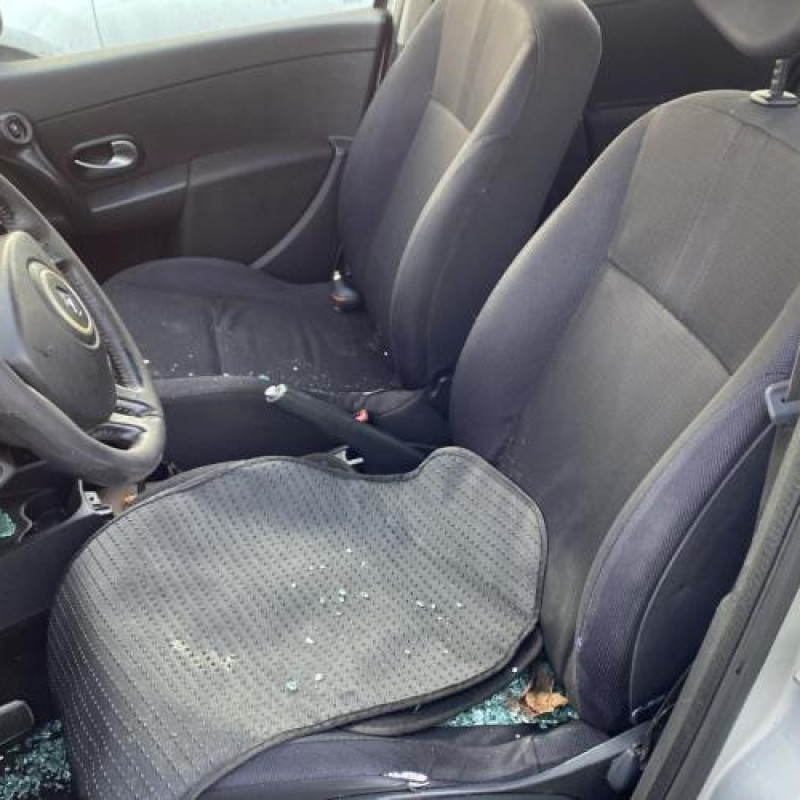 Feu arriere principal droit (feux) RENAULT CLIO 3 Photo n°15