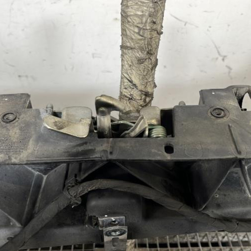 Face avant RENAULT CLIO 3 Photo n°4