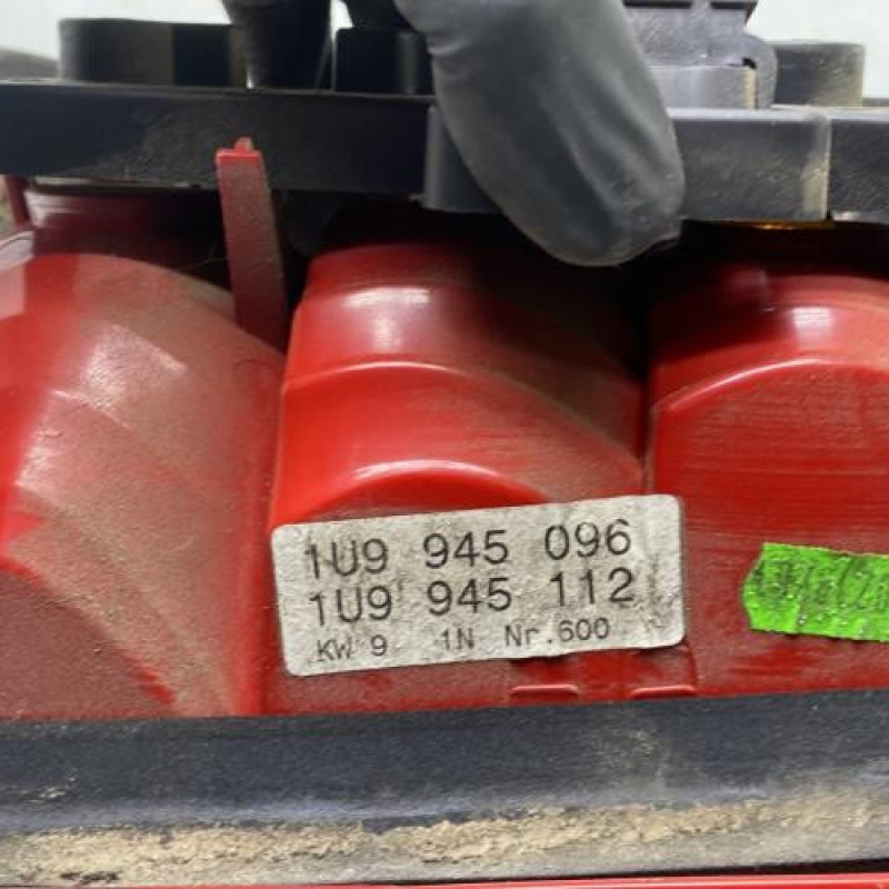 Feu arriere principal droit (feux) SKODA OCTAVIA 1 Photo n°3