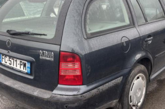 Feu arriere principal gauche (feux) SKODA OCTAVIA 1