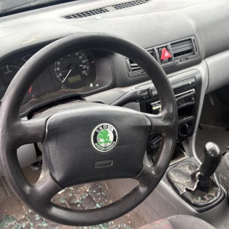 Feu arriere principal gauche (feux) SKODA OCTAVIA 1 Photo n°18