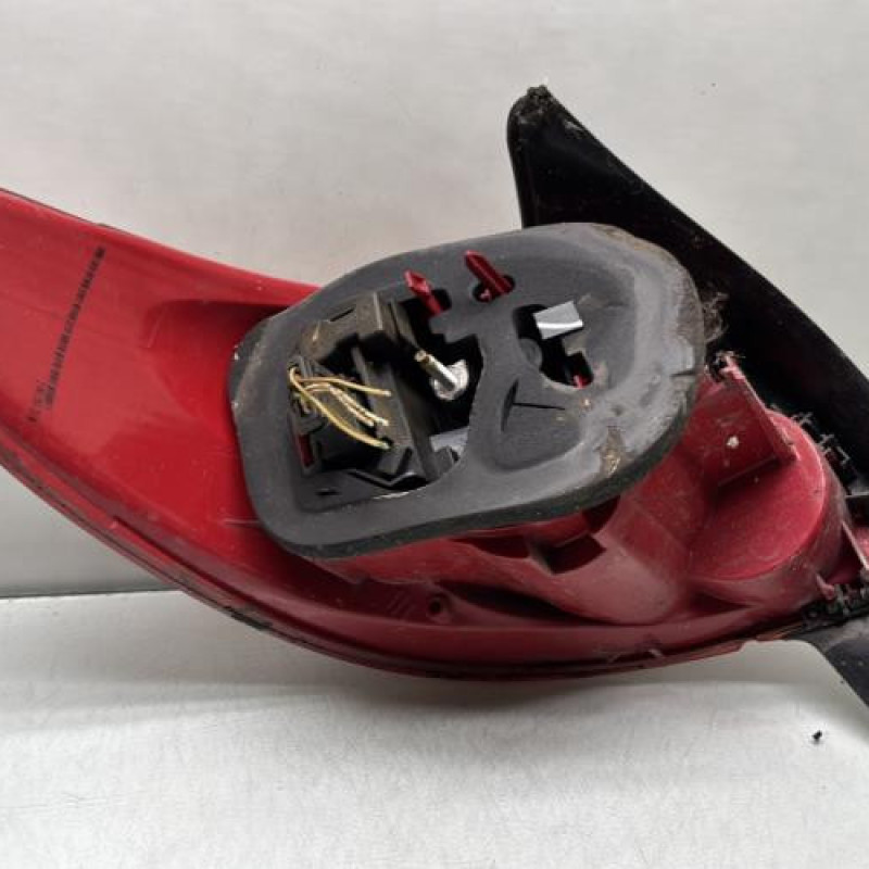 Feu arriere principal droit (feux) PEUGEOT 206 Photo n°4