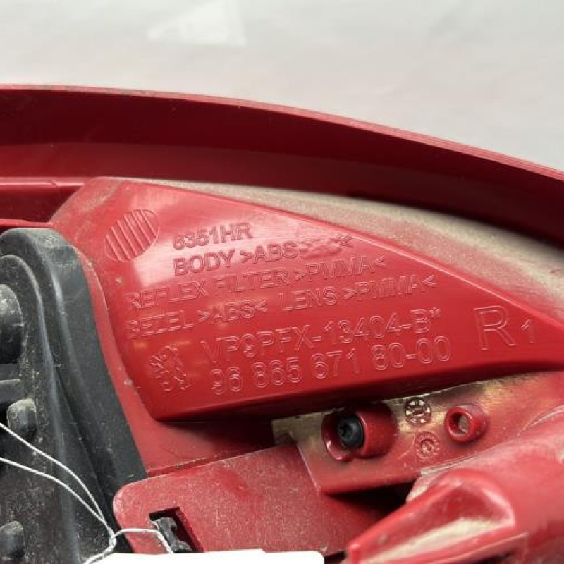 Feu arriere principal droit (feux) PEUGEOT 207 Photo n°6