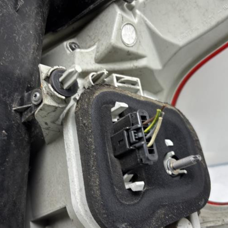 Feu arriere principal gauche (feux) PEUGEOT 2008 1 Photo n°5