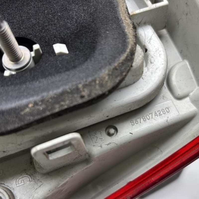 Feu arriere principal gauche (feux) PEUGEOT 2008 1 Photo n°6