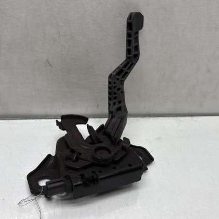 Fermeture de capot DACIA SANDERO 3