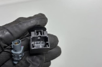 Bouton de coffre VOLKSWAGEN TOURAN 3