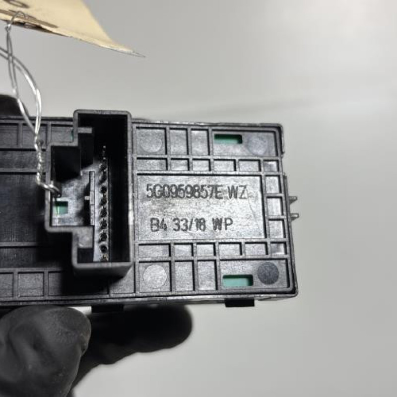 Interrupteur de leve vitre avant gauche VOLKSWAGEN TOURAN 3 Photo n°4