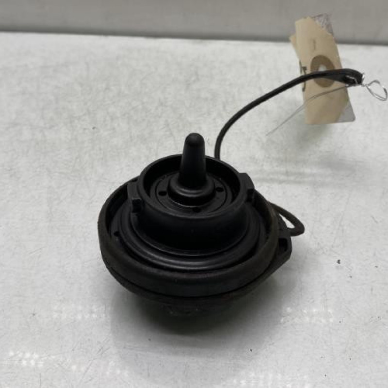 Bouchon de carburant VOLKSWAGEN SCIROCCO 3 Photo n°2