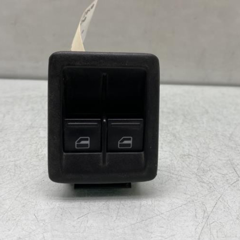 Interrupteur de leve vitre avant gauche VOLKSWAGEN SCIROCCO 3 Photo n°1