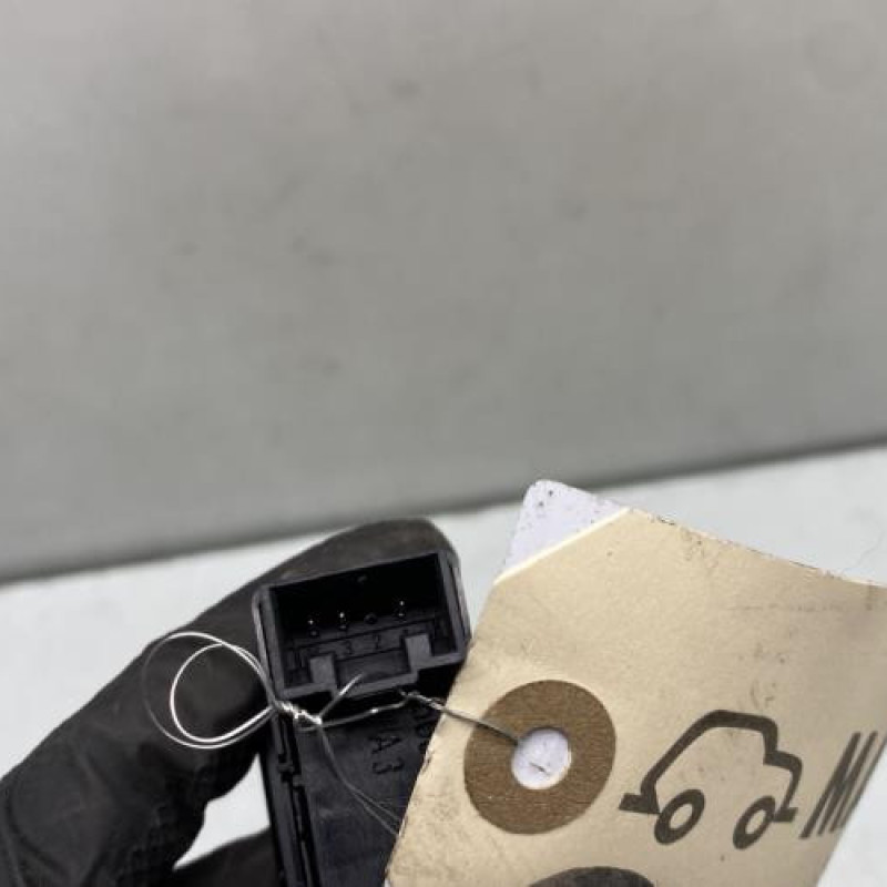 Interrupteur de leve vitre arriere droit VOLKSWAGEN GOLF 7 Photo n°3