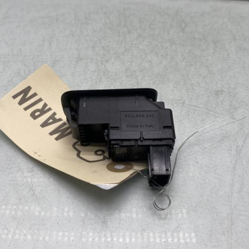 Interrupteur de leve vitre arriere gauche VOLKSWAGEN GOLF 7 Photo n°2