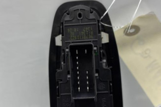 Interrupteur de leve vitre avant gauche PEUGEOT 208 1