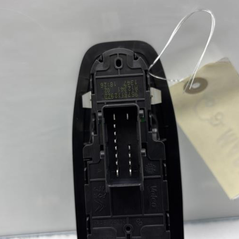 Interrupteur de leve vitre avant gauche PEUGEOT 208 1 Photo n°5