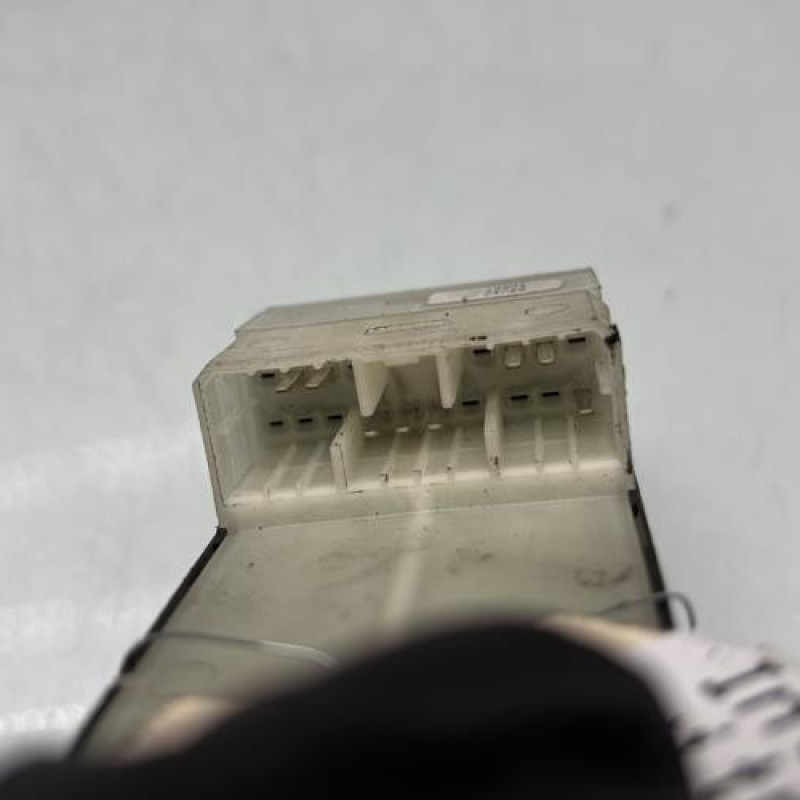 Interrupteur de leve vitre avant gauche SUZUKI SWIFT 3 Photo n°3