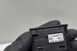 Interrupteur de leve vitre arriere droit OPEL ZAFIRA B