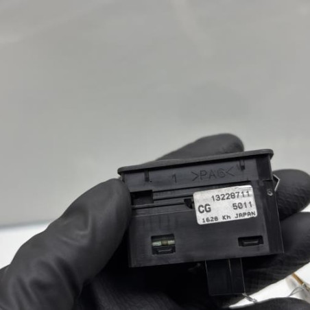 Interrupteur de leve vitre arriere droit OPEL ZAFIRA B