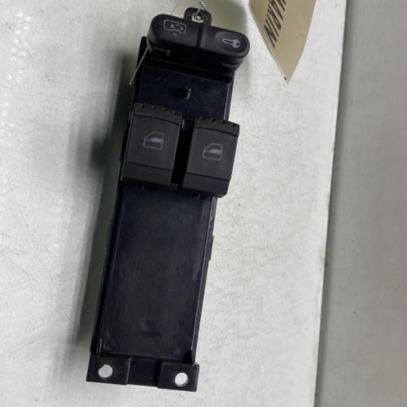 Interrupteur de leve vitre avant gauche VOLKSWAGEN PASSAT 4 Photo n°1