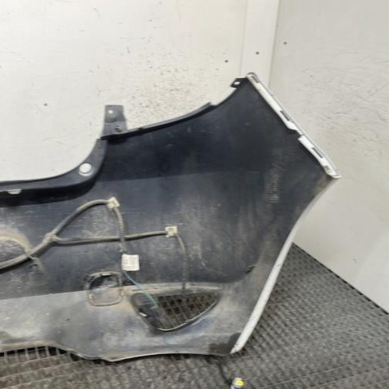 Pare choc arriere RENAULT CLIO 3 Photo n°4