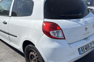 Pare choc arriere RENAULT CLIO 3