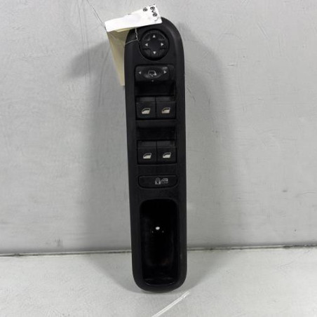 Interrupteur de leve vitre avant gauche PEUGEOT 5008 1 Photo n°1