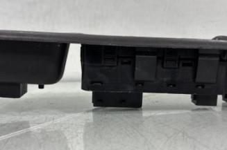 Interrupteur de leve vitre avant gauche PEUGEOT 5008 1