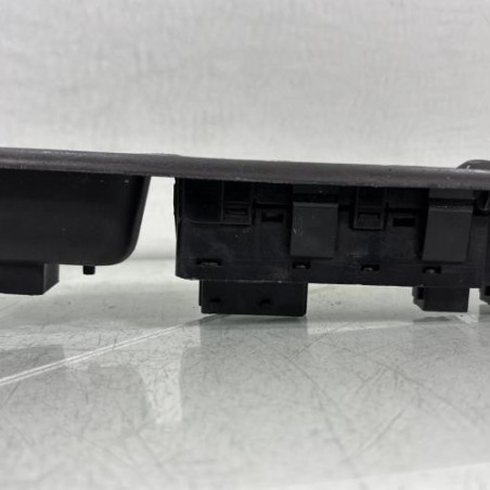 Interrupteur de leve vitre avant gauche PEUGEOT 5008 1