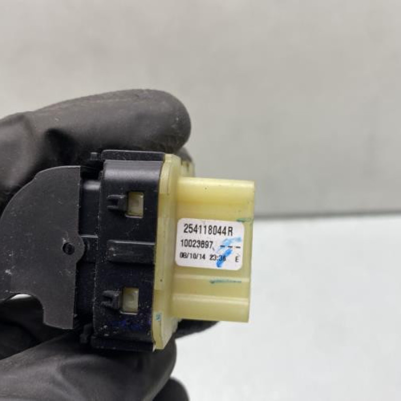 Interrupteur de leve vitre avant gauche RENAULT CLIO 4 Photo n°4